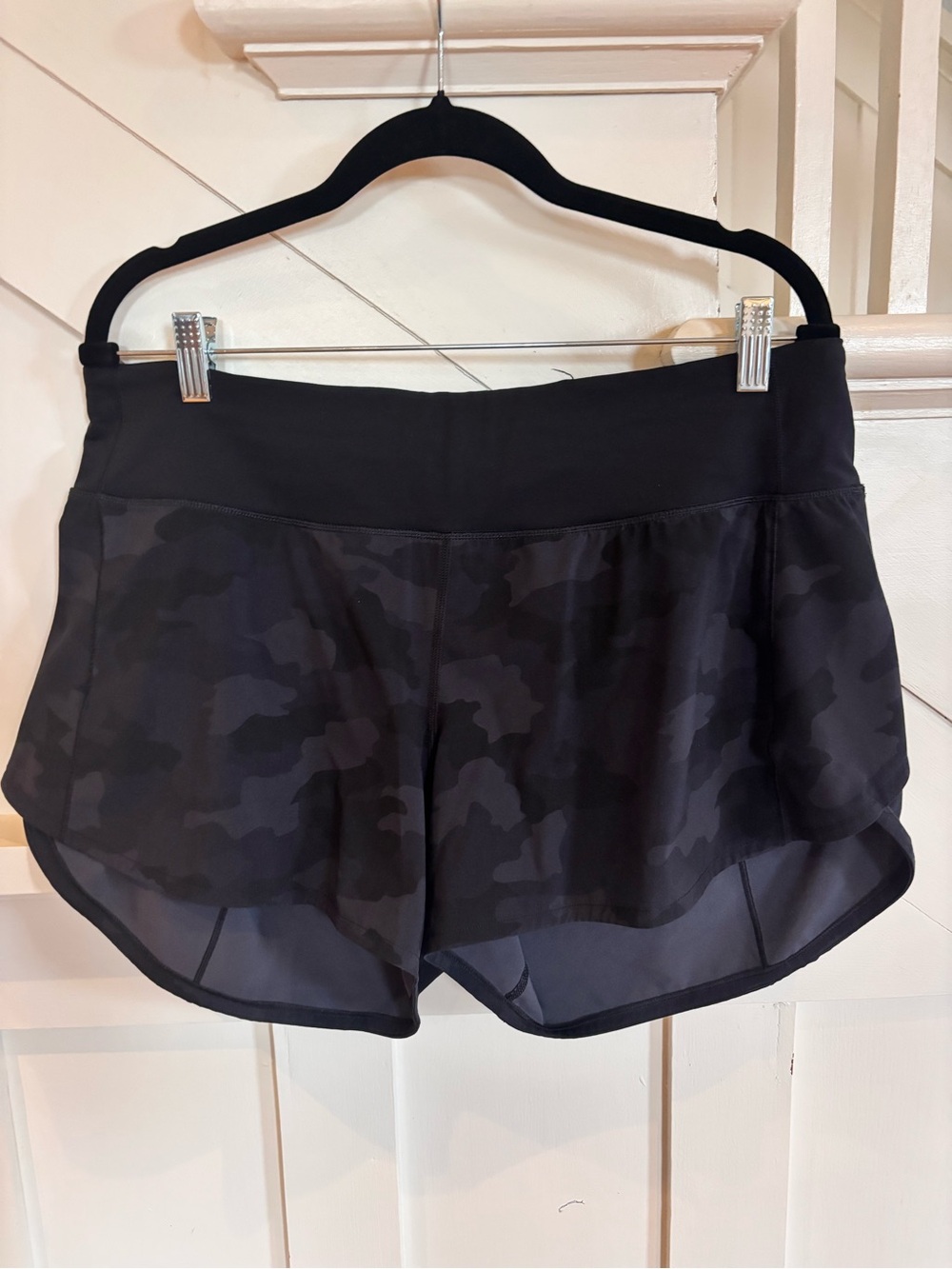 Lululemon Black Camo Speed up short size 12 and 4 inches
